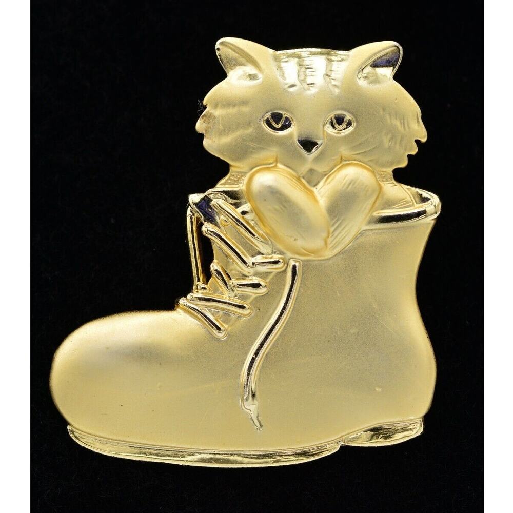 AJC Vintage Cute Cat Pin Brooch Brushed Gold Shoe Boot Kitten Signed 1980 Bin8